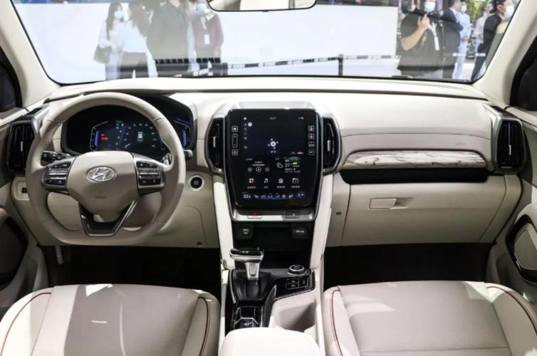 外观内饰都有不小变化,新款现代ix35将12月上市