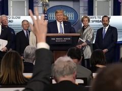 特朗普"甩锅"世卫组织 cnn连发12问质问美政府