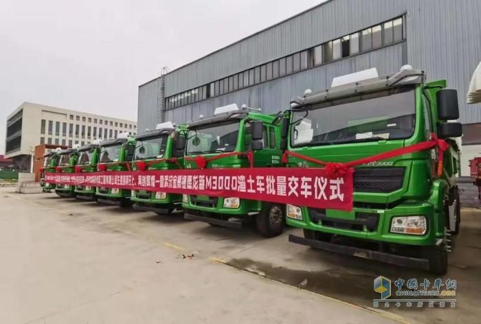 钜惠开工季 陕汽重卡精耕市场忙交付_卡车网