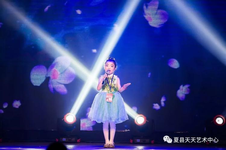 小童星艺校在桃李杯·搜星中国比赛中大放异彩,获得现场评委高度赞扬!