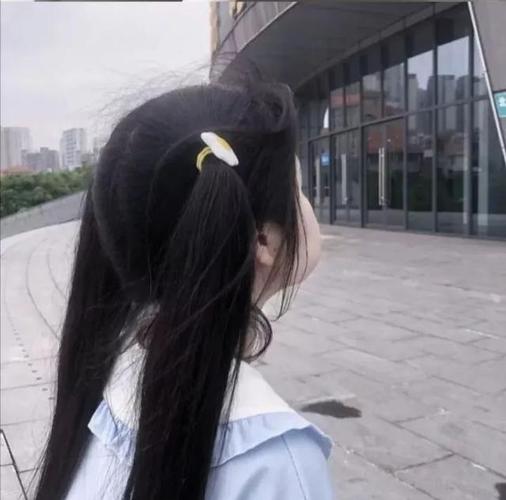 可爱头像:1116双马尾辫子萝莉女生头像