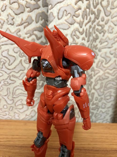 军刀雅典娜机甲被官方设定中,机甲较为轻盈,由于强调灵活性与速度