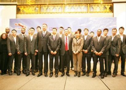 辽宁衡业捷豹男篮全家福.