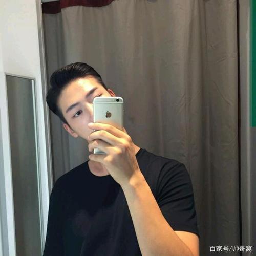 组图:霸气,痞气十足的95后男生,吸烟的样子是不是很有