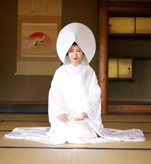 为什么日本传统婚礼新娘礼服是白色的