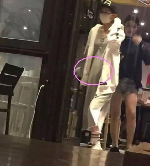 赵丽颖怀孕被实锤!冯绍峰发文一加一等于四,网友:又是