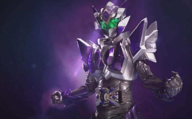 也是能力最强的铠甲,有一集凭一个人的力量就把欧克瑟队长轻松消灭