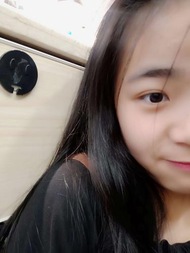 2018时的小丹丹 无论遇到了什么. 都要笑着过