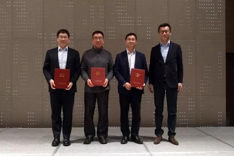 中国纺织工业联合会副会长,中国服装协会会长陈大鹏为优秀管理者