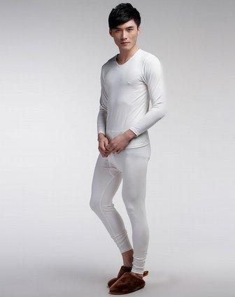 男款象牙白色时尚长袖杏领套装