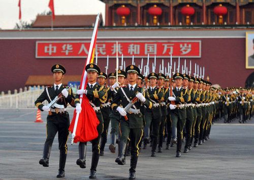 新中国成立67周年:天安门广场举行隆重升旗仪式