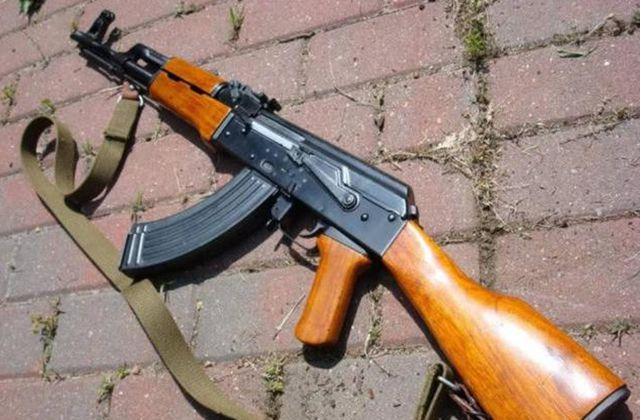 携带一支无限弹药的ak47回到古代可以消灭一个国家吗