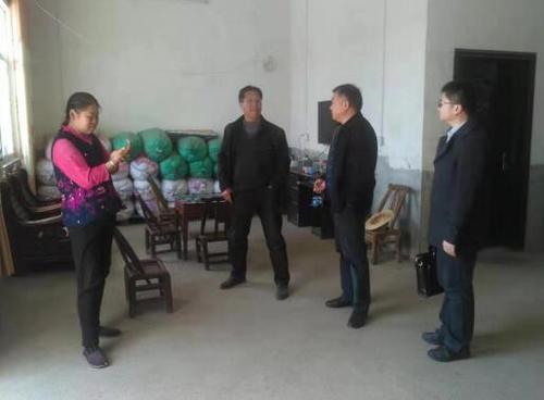 市公积金中心领导深入麻城市三河口镇舒家畈村调研脱贫攻坚工作
