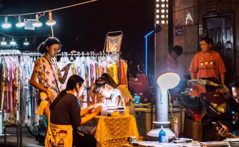南京神秘"鬼市",凌晨开张天亮就消失,交易要遵守"三不