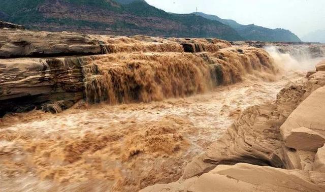 太壮丽了,奔腾的黄河