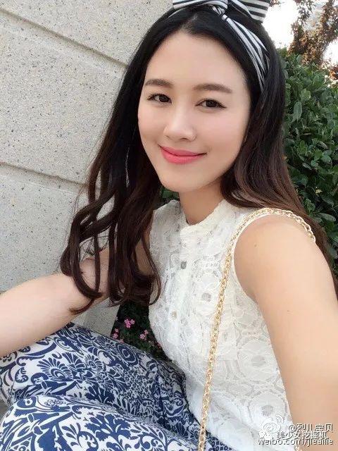 话题是李佳琦的,流量是薇娅的,但真金白银都是她的