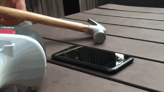 新闻中心 it科技 科技数码的确,手机触摸屏的外层玻璃太容易碎了,即便