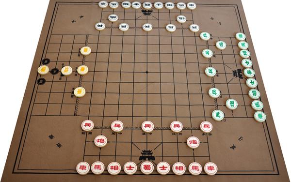 >> 三国演弈棋三人象棋儿童游戏棋三国杀棋三国演义棋牌学生礼物包邮