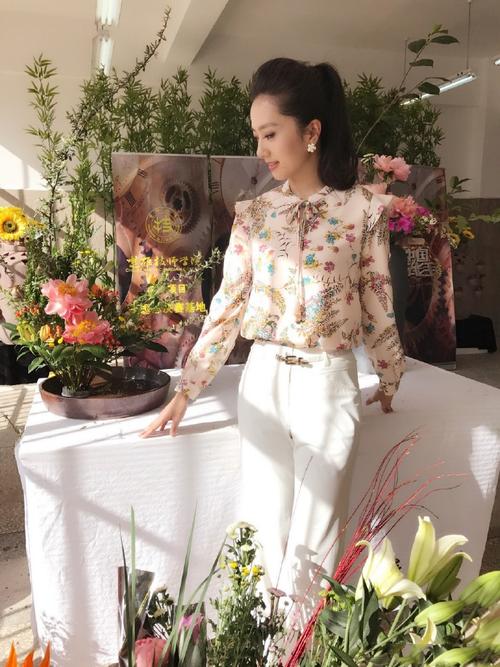 张静图片央视主持人张静图片