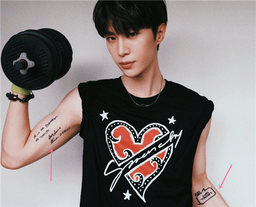 同是明星纹身?范丞丞酷帅,周震南隐秘,看到喻言:没想到