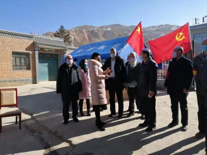 循化县白庄镇上白庄学校全体师生 为中国加油!为武汉助威!