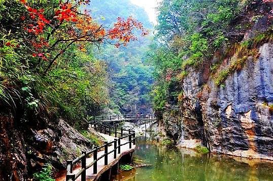 万山丛中的河南卢氏县,经济发展较差,但山水颜值却很高