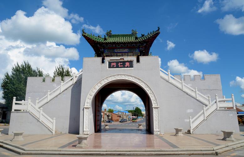 巴彦四门二牌楼