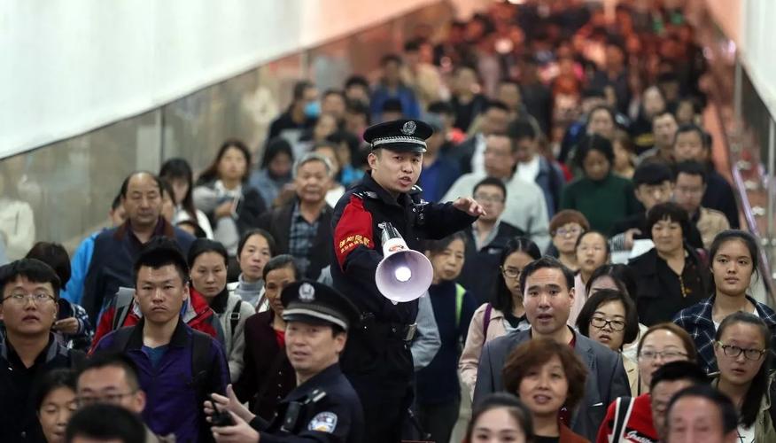 铁路,公路,民航等交通部门的工作人员和警察蜀黍你们辛苦啦!