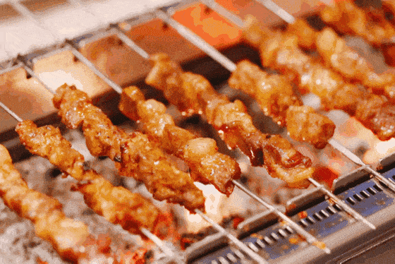 还不用手?合肥这家延边烧烤店究竟藏着什么秘密?