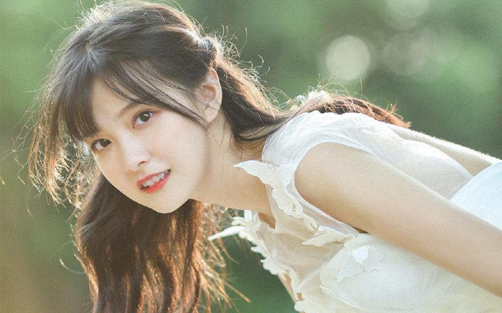 清纯美女仙气灵动白嫩户外迷人写真,高清壁纸图片