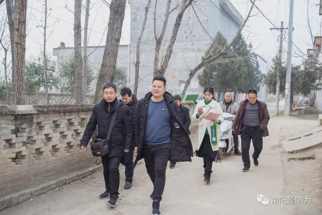 南阳这帮人,响应钟南山号召,"贿赂"了一大群人!