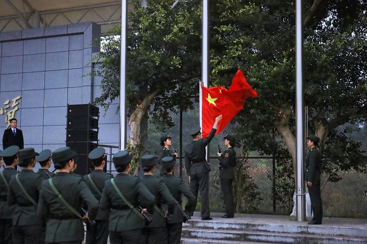 我校举行20212022学年第二学期第一次升旗仪式