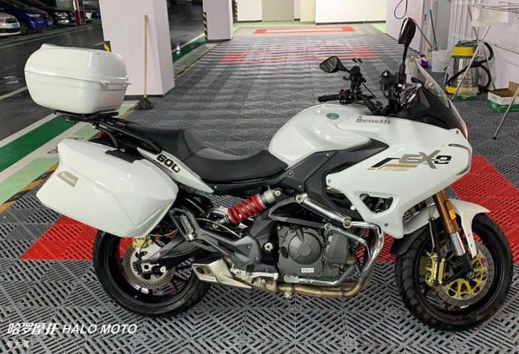 贝纳利黄龙600巡航版