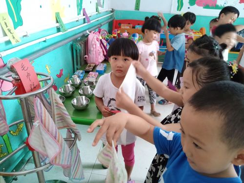 赵位幼儿园————实践活动《我是小小售货员》