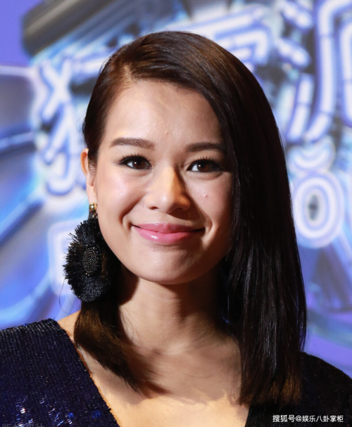 原创42岁胡杏儿生3胎58天复出:女人幸不幸福,好坏写在了脸上