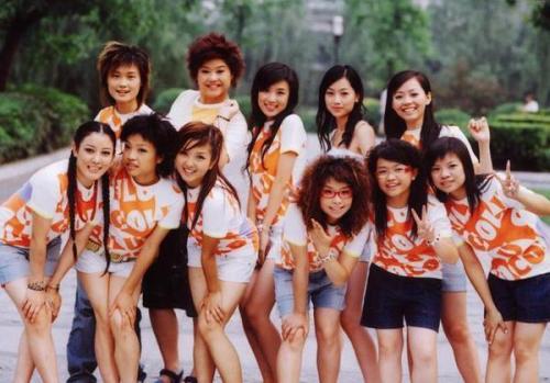 黄雅莉为什么红不起来黄雅莉和李宇春拥抱是怎么回事