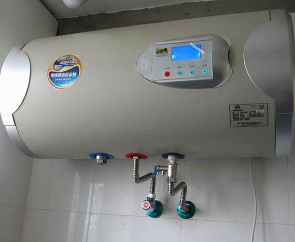 卫生间是用燃气热水器还是电热水器你家有没有选错