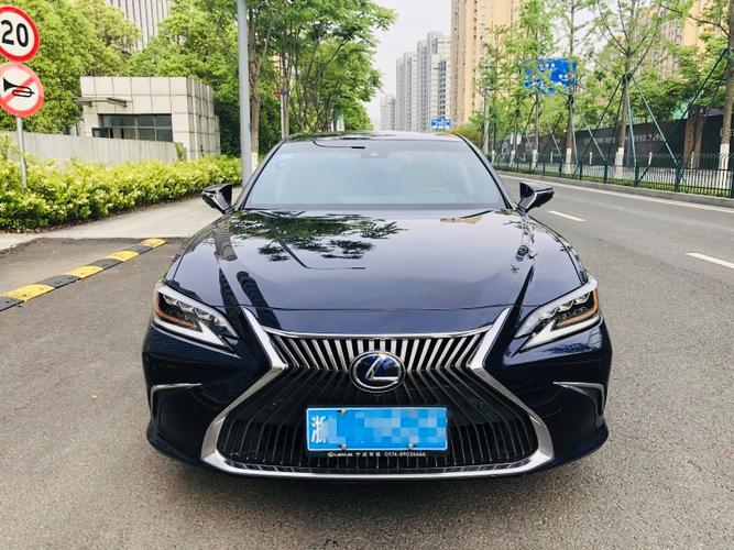 欣赏一下雷克萨斯es300h行政版