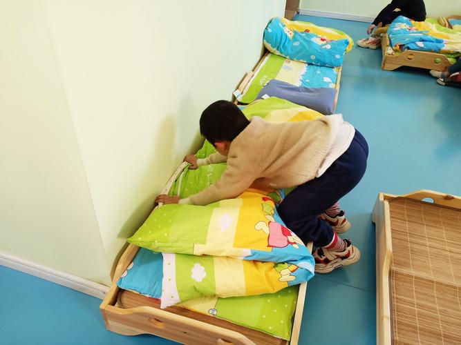 "好习惯从我开始"——上栗镇金三湾幼儿园大班午睡篇