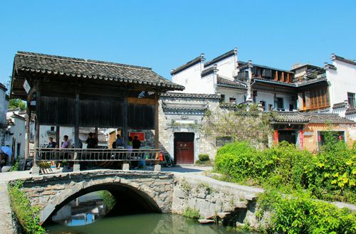 安徽黟县屏山村,已有1100余年历史,是中国传统古村落,中国历史文化名
