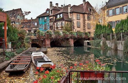 科尔马:西欧的威尼斯     科尔马,地处法国东北角,与德国只有咫尺之遥