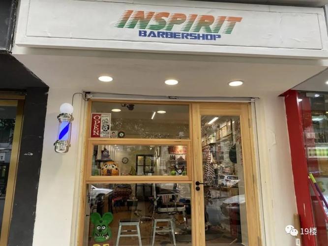 想剪个头发因为是女的被拒在门外,杭州一些理发店只剪