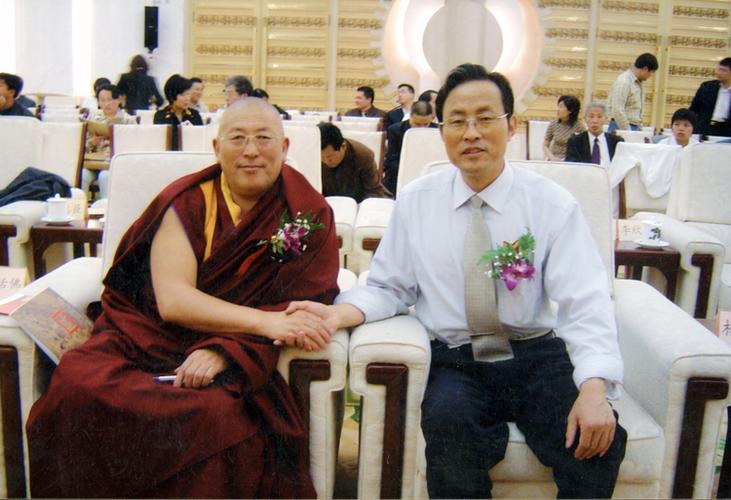 与联波活佛在人民大会堂合影