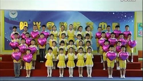 幼儿园合唱表演