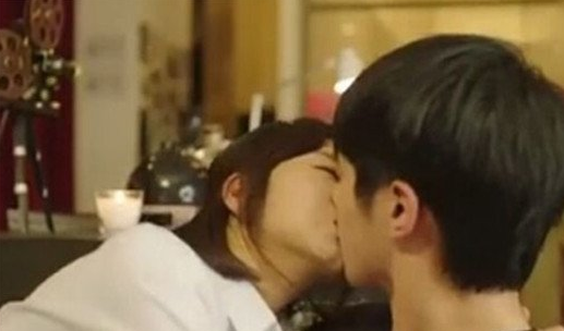 刘昊然谭松韵激吻图片