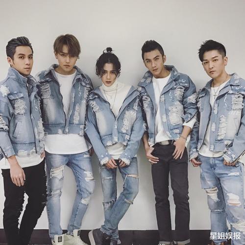 内地初代男团成员宣布结婚,他和新娘的爱情故事好浪漫