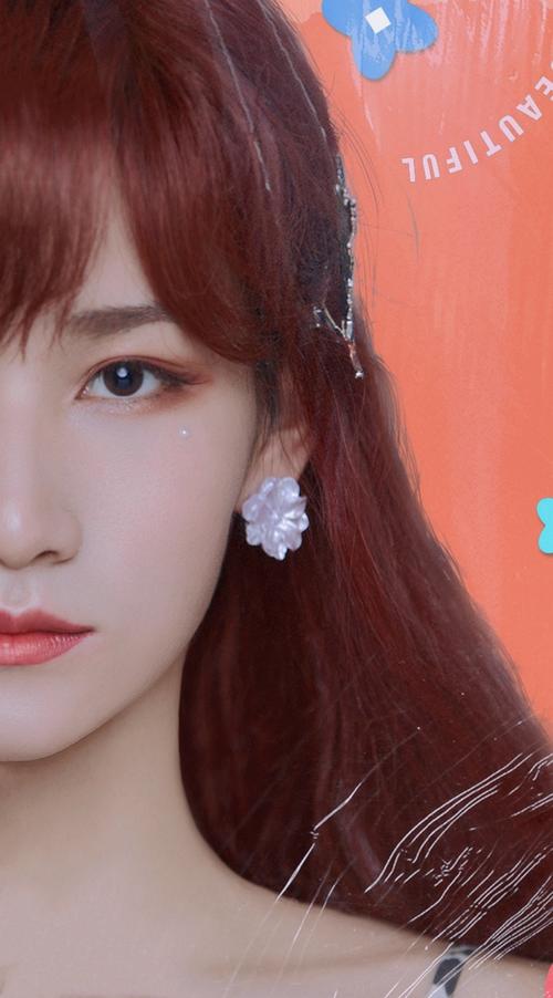 求张真源女装无水印图或者精修图!