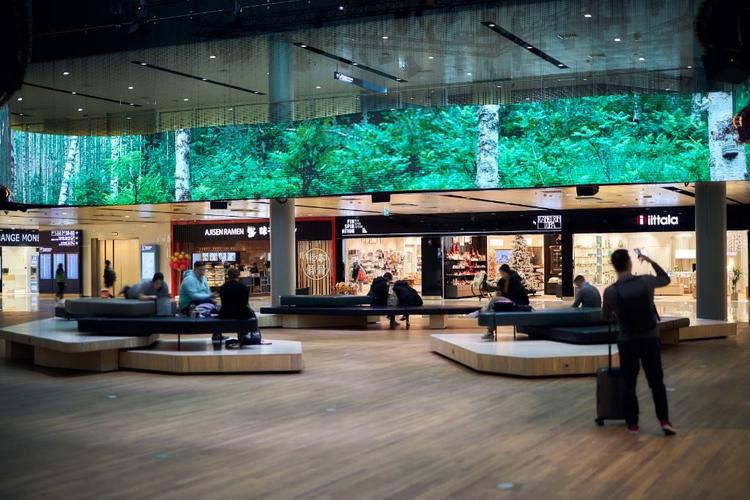 helsinki airport welcomes "aukio"