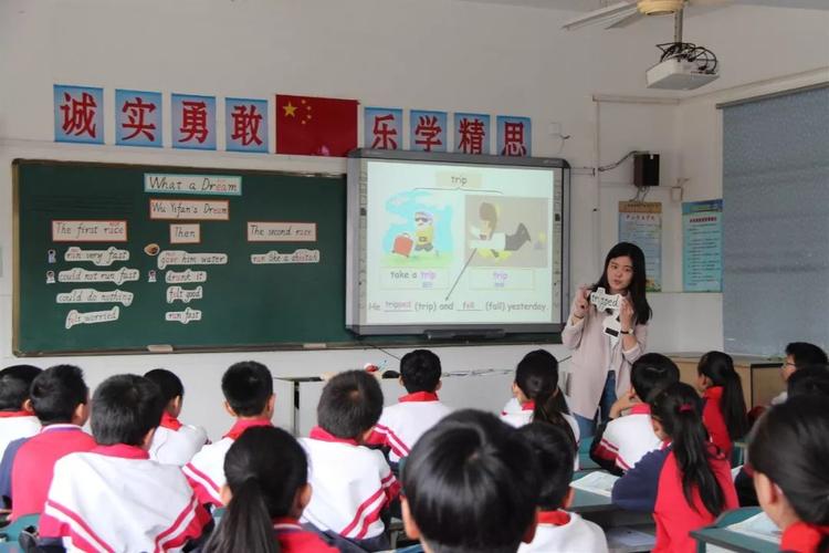 庵东镇东一小学推行一班双导德育导师制度