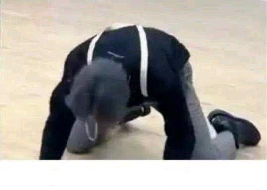 坤坤给大家磕头了表情生成器